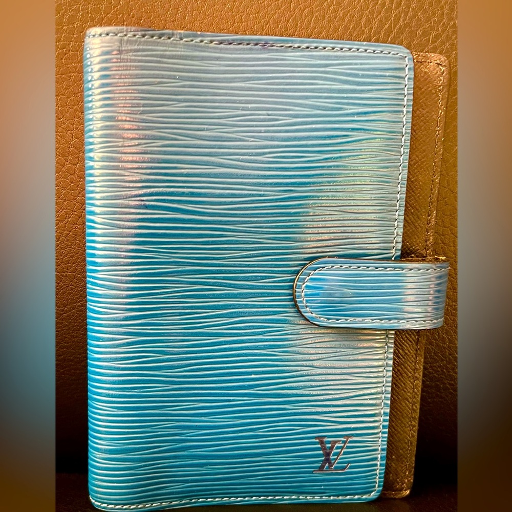 ❤️ SALE!!! ❤️ Authentic Louis Vuitton PM Epi Agenda Passport Holder Blue